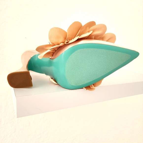 Betsey Johnson Original Jayde Nude Sandal. Size 8.5 - Picture 5 of 14